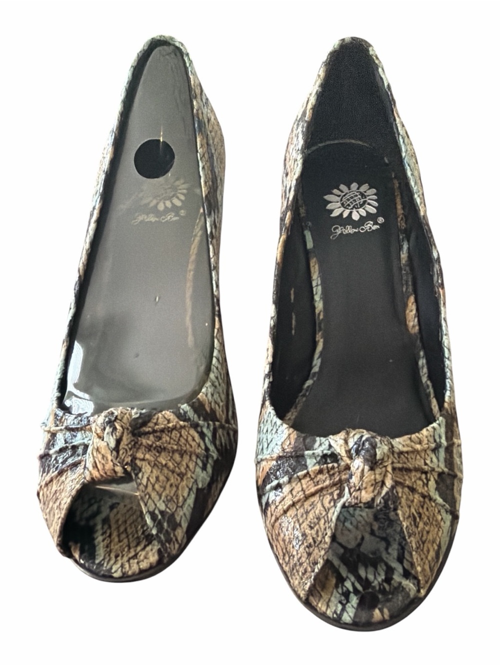 Yellow box Amanda Teal Snakeskin Print peep toe heels size 7.5